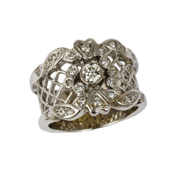 Featured image of this Women’s 14k White Gold Diamond Ring Size 6.25