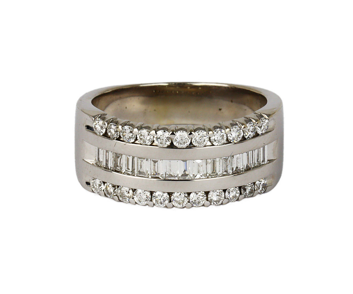 Gallery image of this Women’s 14k White Gold Diamond Ring Size 7.75