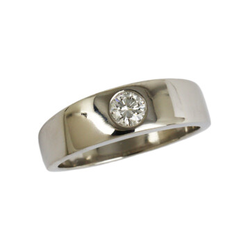 Featured image of this Men’s Platinum Diamond Ring Size 10.75