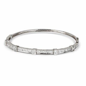 Featured image of this Women’s 18k White Gold Diamond Bangle Bracelet