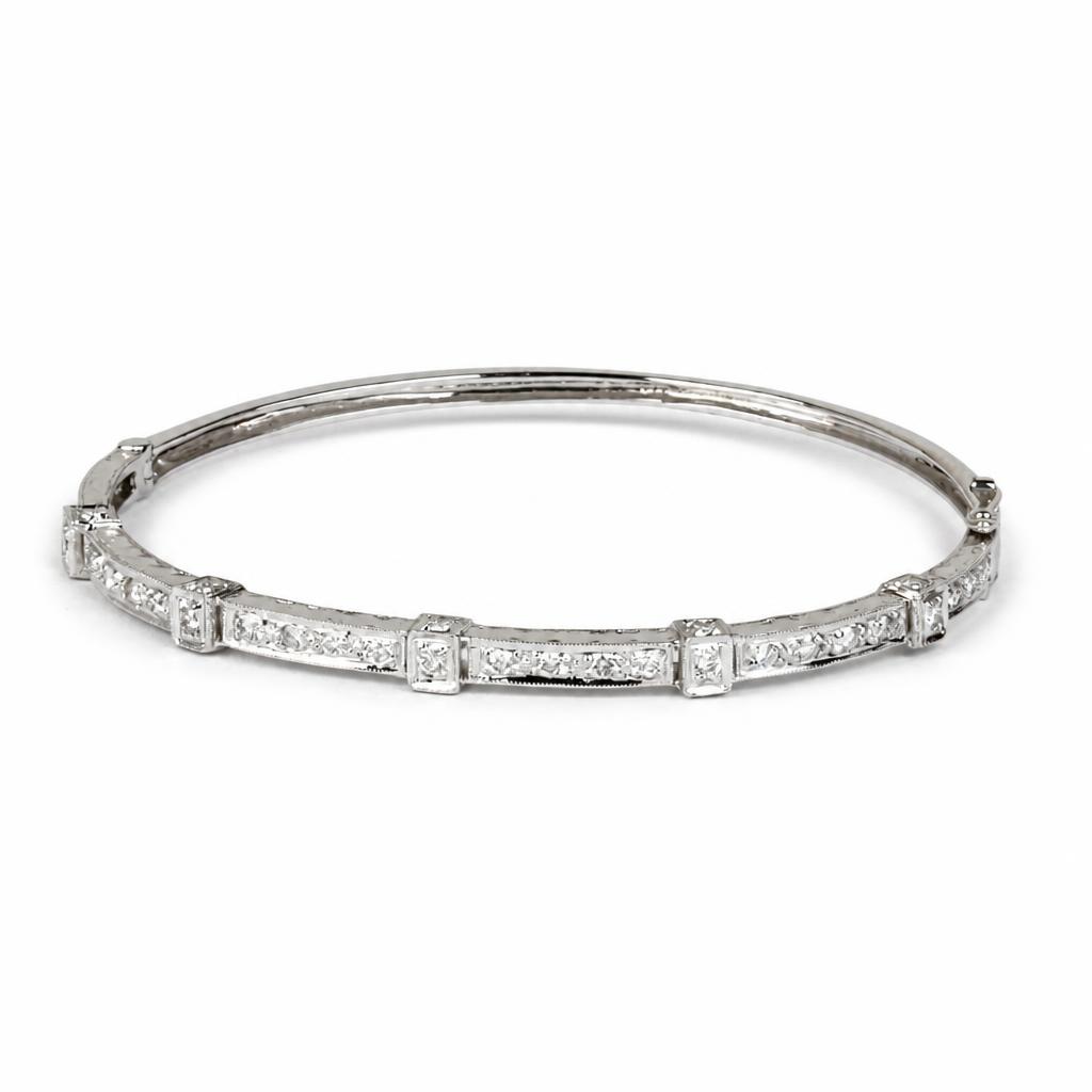 Featured image of this Women’s 18k White Gold Diamond Bangle Bracelet