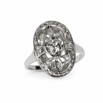 Featured image of this Women’s Vintage 14k White Gold Diamond Ring Size 8.25