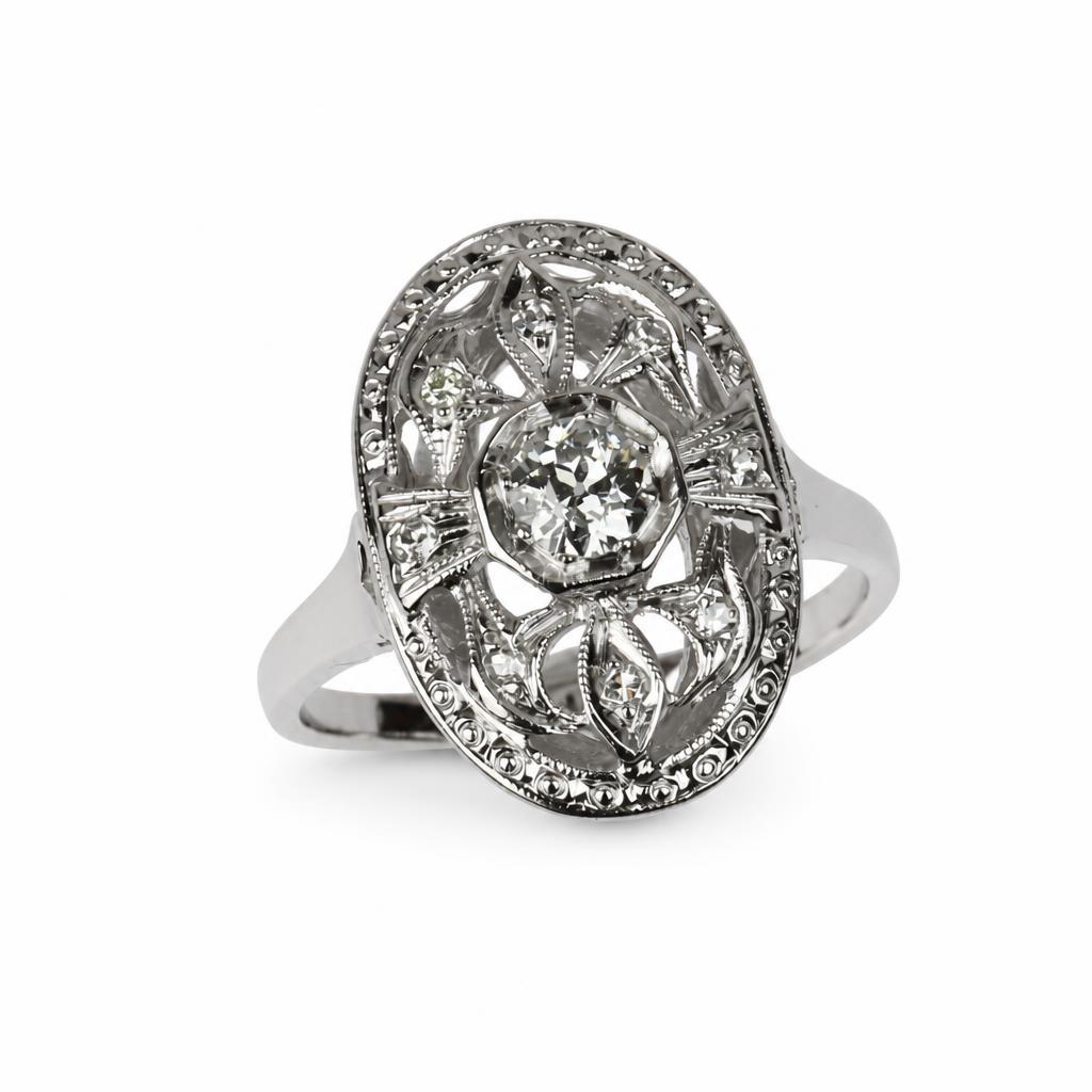 Featured image of this Women’s Vintage 14k White Gold Diamond Ring Size 8.25
