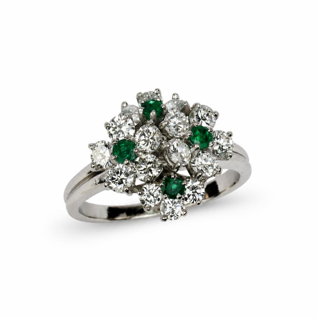 Featured image of this Women’s Platinum, Emerald, Diamond Ring Size 8.25