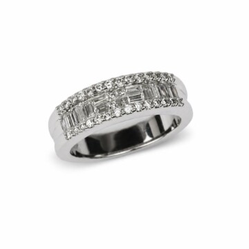 Featured image of this Women’s 14k White Gold Diamond Ring Size 6.75