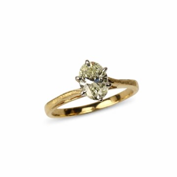 Featured image of this Women’s 14k Yellow Gold Ring IGI Certified with 1.01ct Oval Diamond I/SI2 Size 6.5