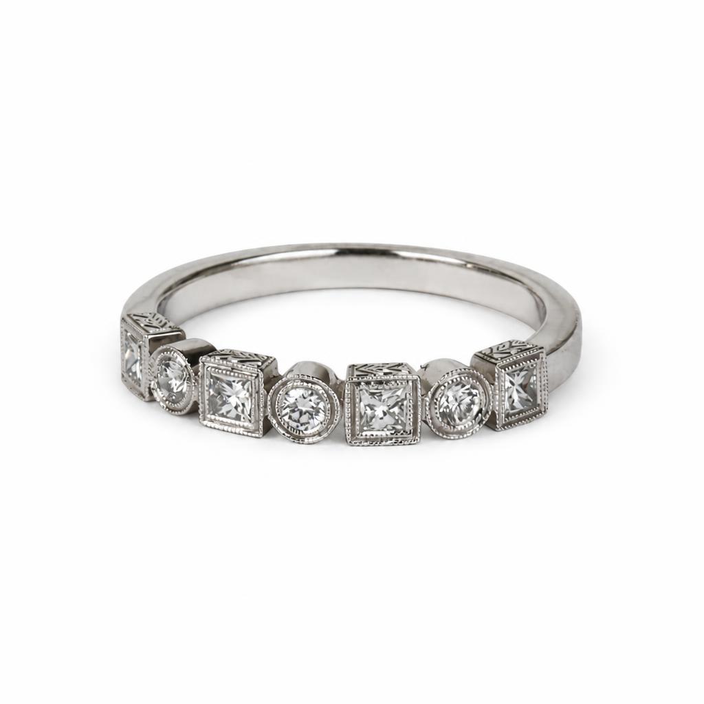 Gallery image of this Women’s 14k White Gold Ring with 0.14ct TDW Diamond Size 6.5