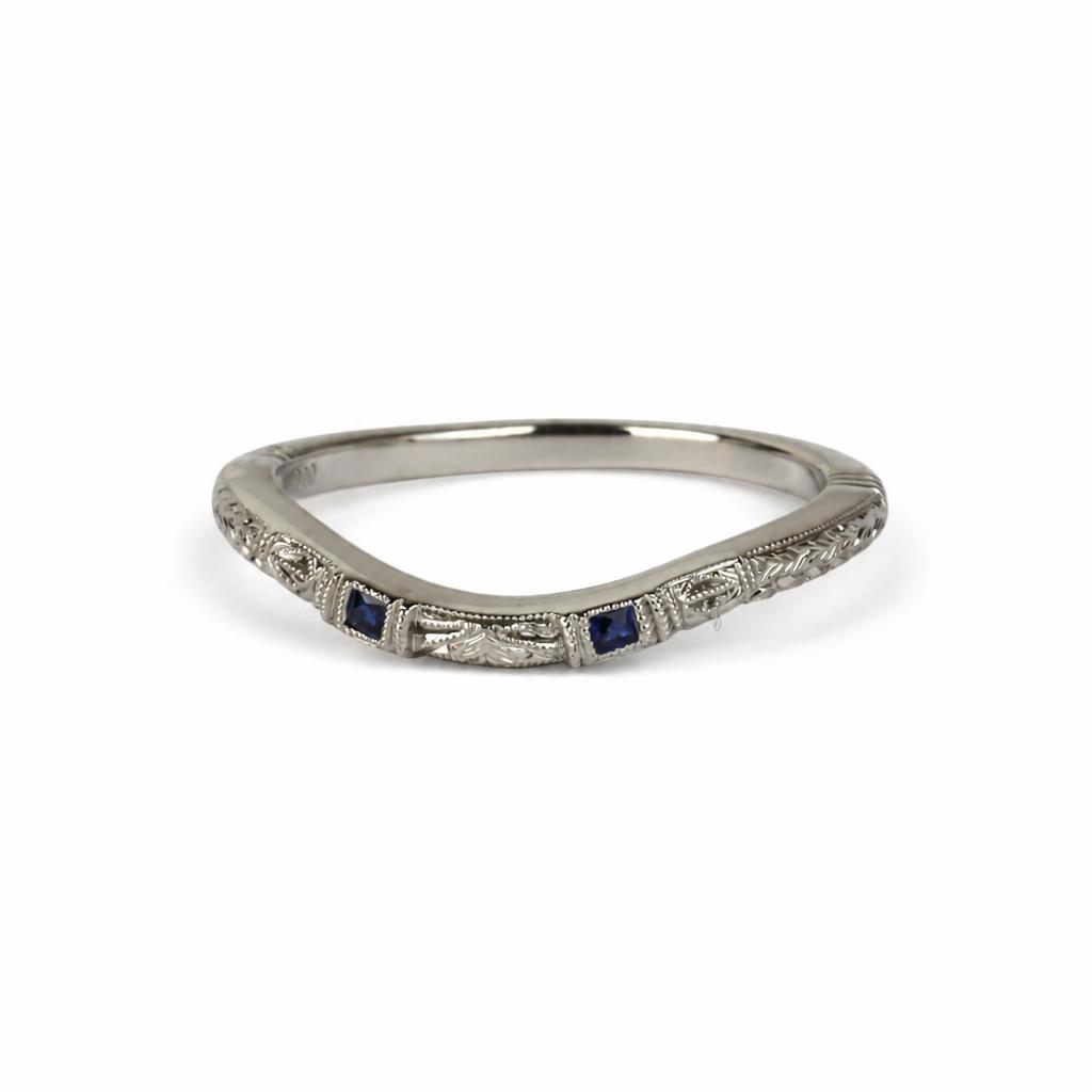Gallery image of this Women’s Platinum Ring with 0.04ct Sapphire Size 6.5