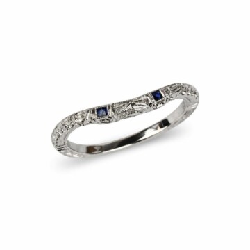 Featured image of this Women’s Platinum Ring with 0.04ct Sapphire Size 6.5