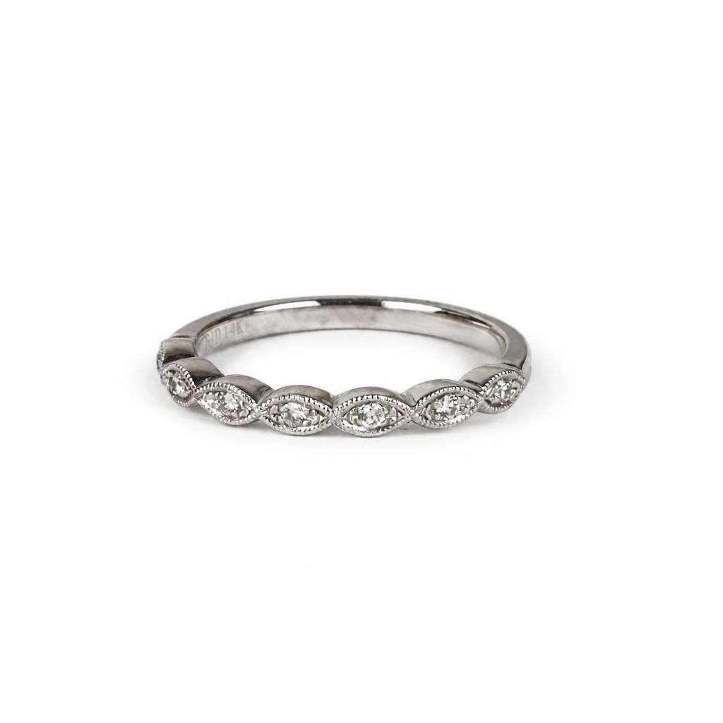 Gallery image of this Fischer Women’s 14k White Gold Ring with 0.10ct TDW Diamond Size 7