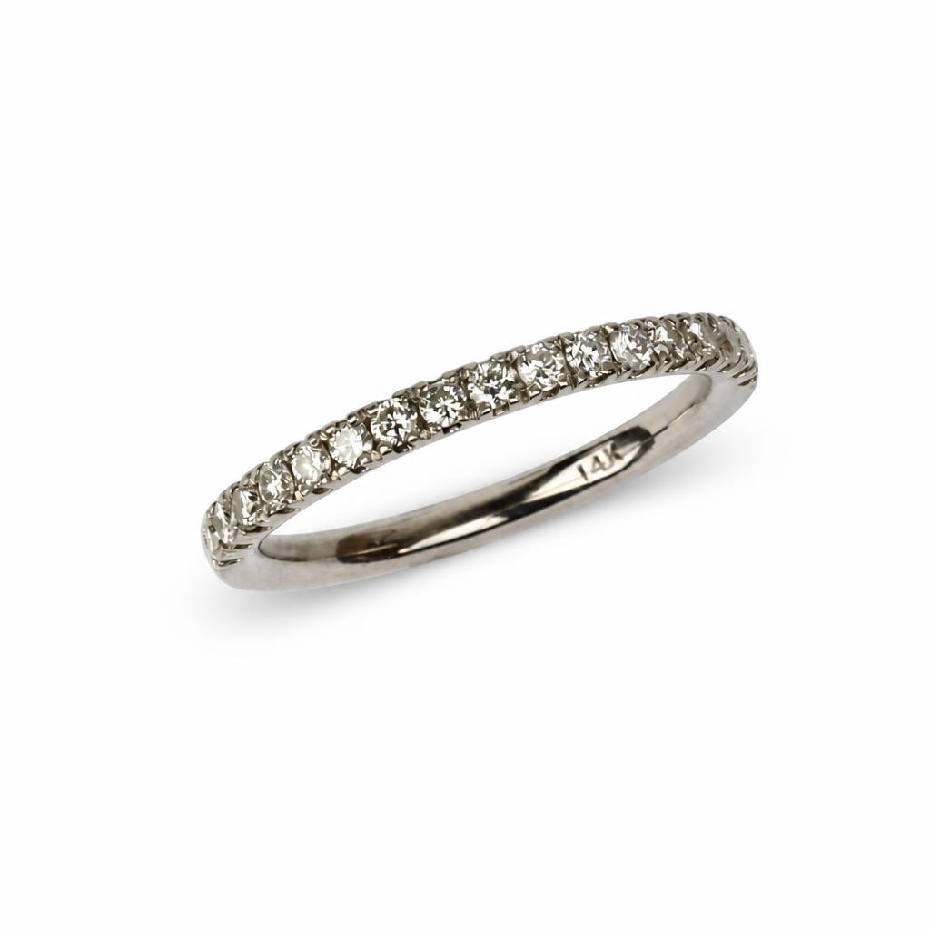 Featured image of this Women’s 14k White Gold Ring with 0.61ct TDW Diamond Size 6