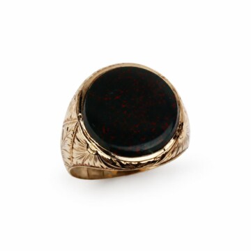 Featured image of this Men’s Vintage 14k Yellow Gold, Bloodstone Ring Size 11.25