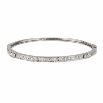 Featured image of this Women’s 18k White Gold Bangle Bracelet with 0.75ct TDW Diamond