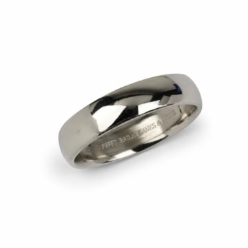 Featured image of this Men’s Platinum Band Ring Size 10