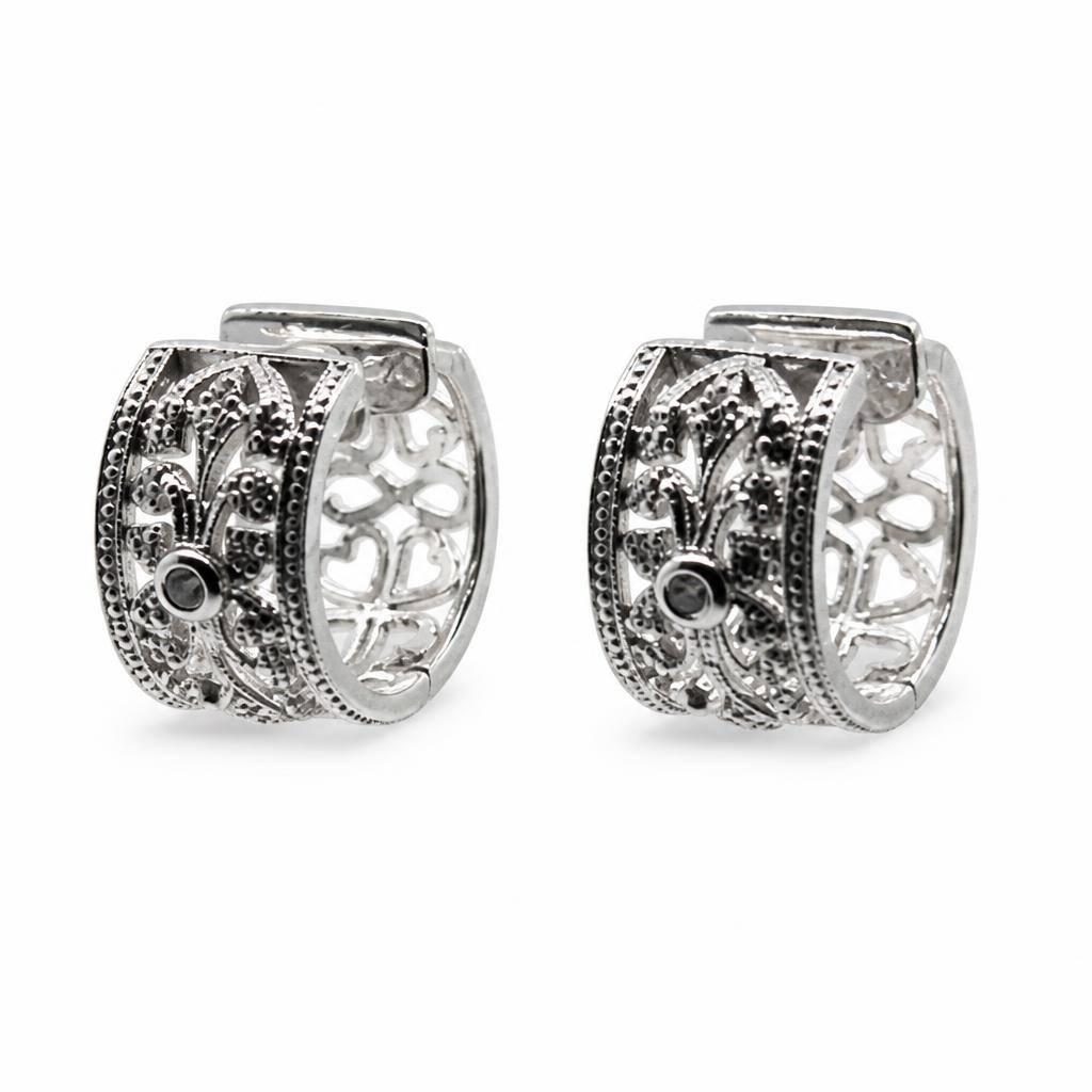 Featured image of this Women’s 14k White Gold 19mm Hinged Hoop Earrings with 0.25ct TDW Diamond