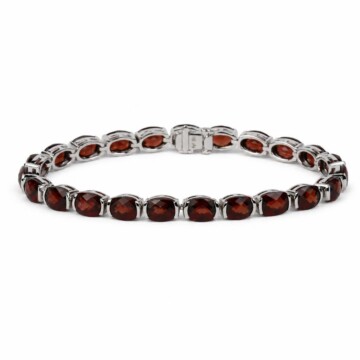 Featured image of this Women’s 14k White Gold Bracelet with Garnet