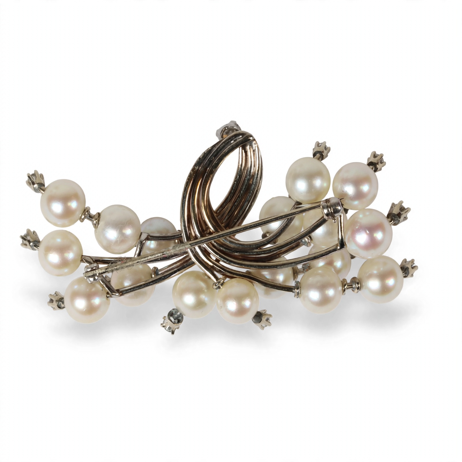 Gallery image of this Vintage Women’s 14k White Gold Brooch with Pearl and Diamond