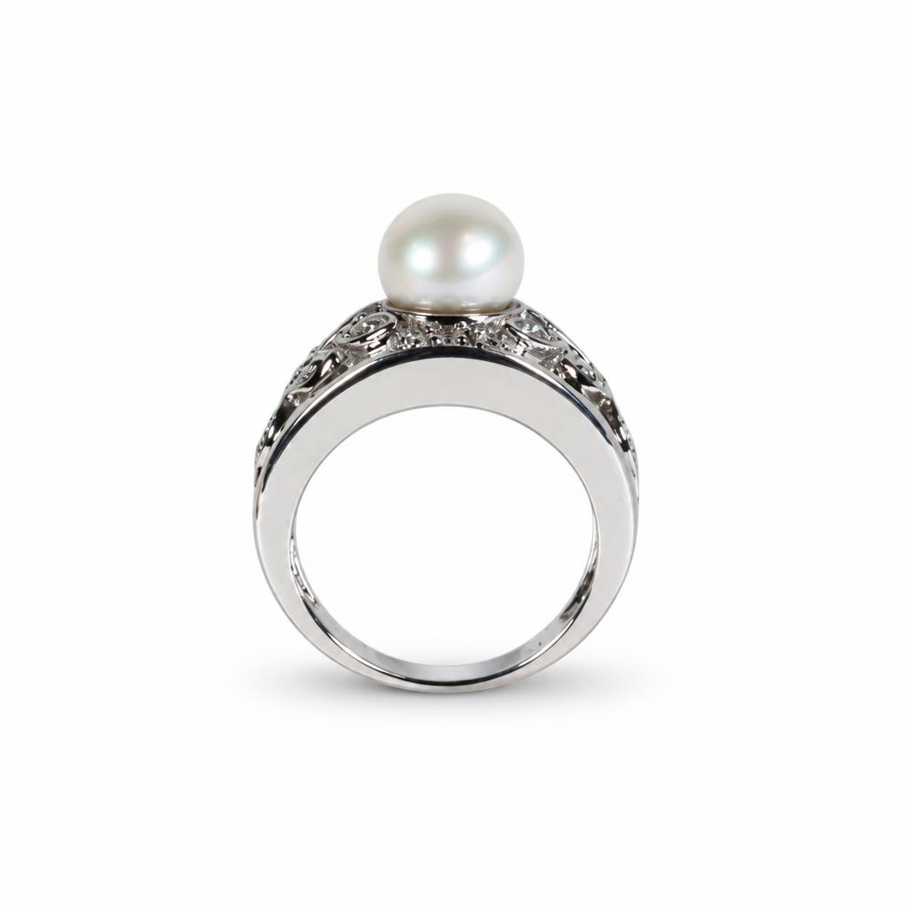 Gallery image of this Women’s 14k White Gold Ring with Pearl and Diamond Size 5.75