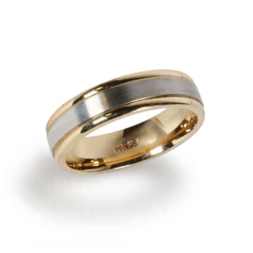 Featured image of this Men’s 14k Yellow & White Gold Band Ring Size 10