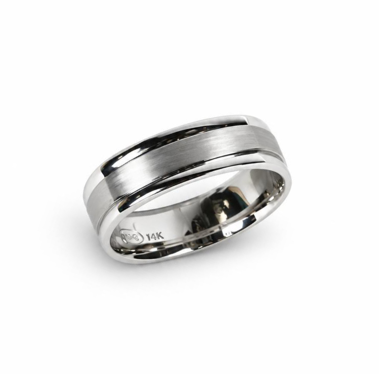 Featured image of this Men’s 14k White Gold Band Ring Size 9.75