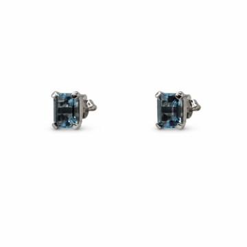 Featured image of this Women’s 14k White Gold Stud Earrings with Aquamarine