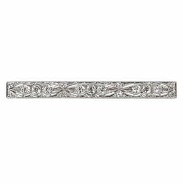 Featured image of this Women’s Vintage Black Starr & Frost Platinum Brooch with Diamond