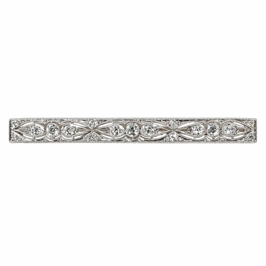 Featured image of this Women’s Vintage Black Starr & Frost Platinum Brooch with Diamond