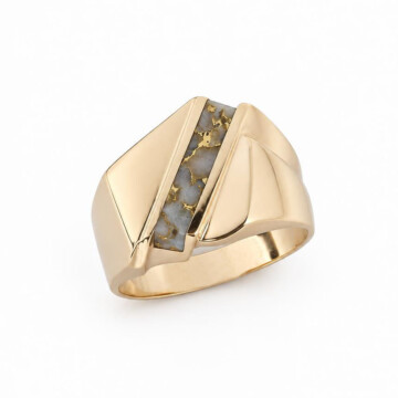 Featured image of this Men’s 14k Yellow Gold Ring with Quartz Size 13.25